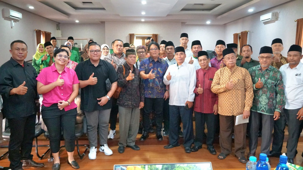 Bupati Giri Prasta Terima Audiensi Organisasi Masyarakat Islam di Provinsi Bali